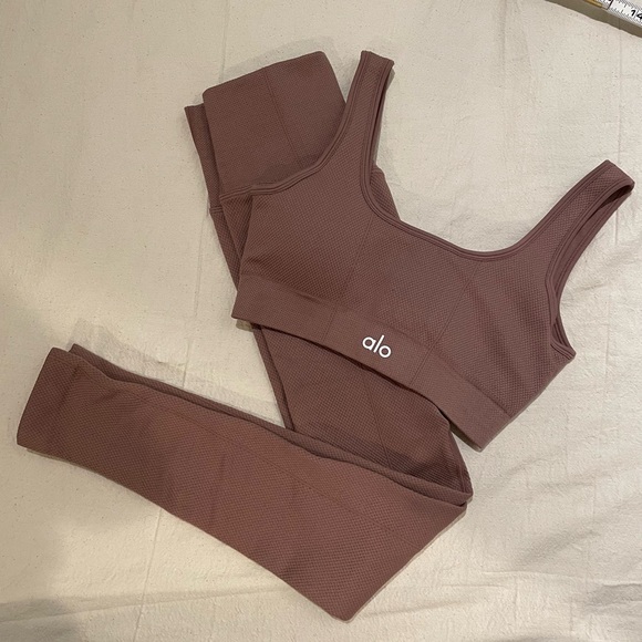 Alo Yoga Brown Sports Bra and Leggings Set - Picture 1 of 8